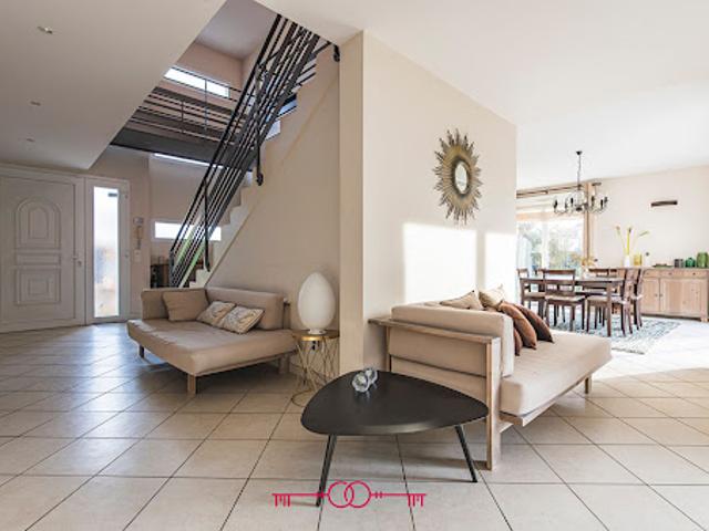 Vente Maison 7 pièces 224 m2 Gueux