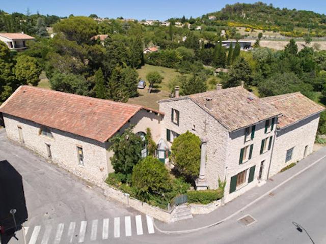 Vente Maison 7 pièces 224 m2 Reillanne