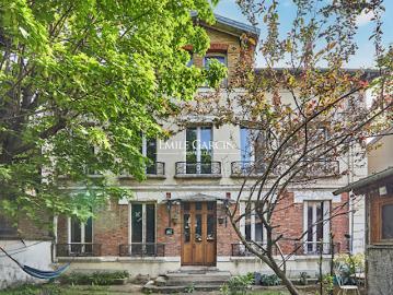 Vente Maison 7 pièces 224 m2 Saint Denis