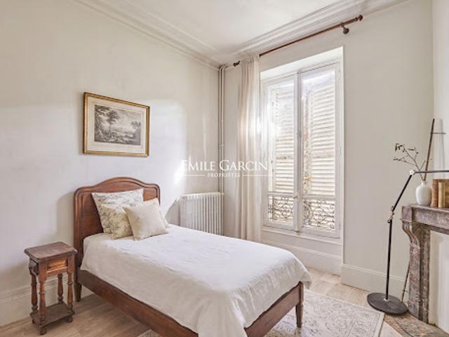 Vente Maison 7 pièces 224 m2 Saint Denis