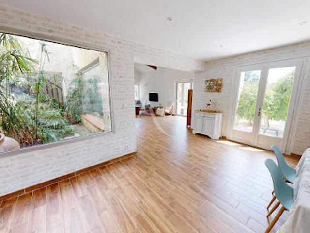 Vente Maison 7 pièces 224 m2 Vinassan