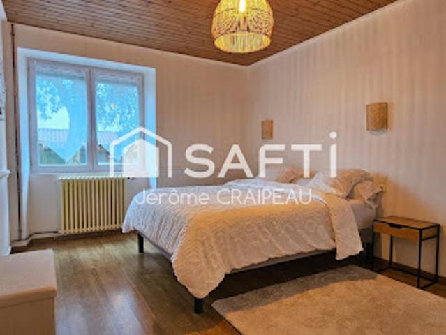 Vente Maison 7 pièces 225 m2 Saint Avaugourd des Landes