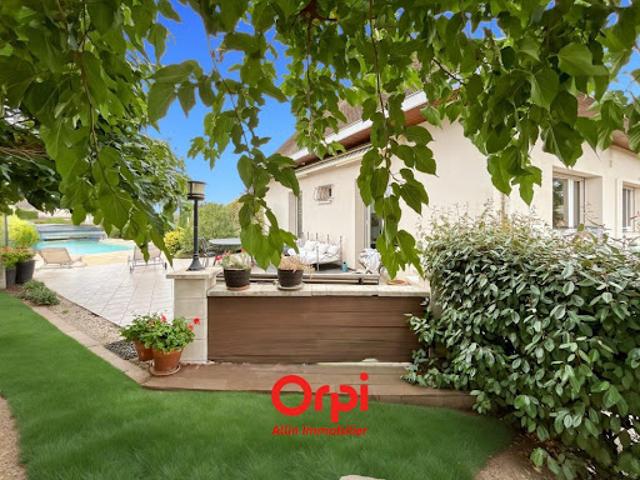 Vente Maison 7 pièces 225 m2 Saint Victor