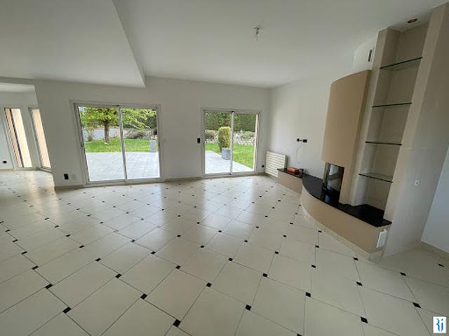 Vente Maison 7 pièces 225.43 m2 Le Mesnil Esnard