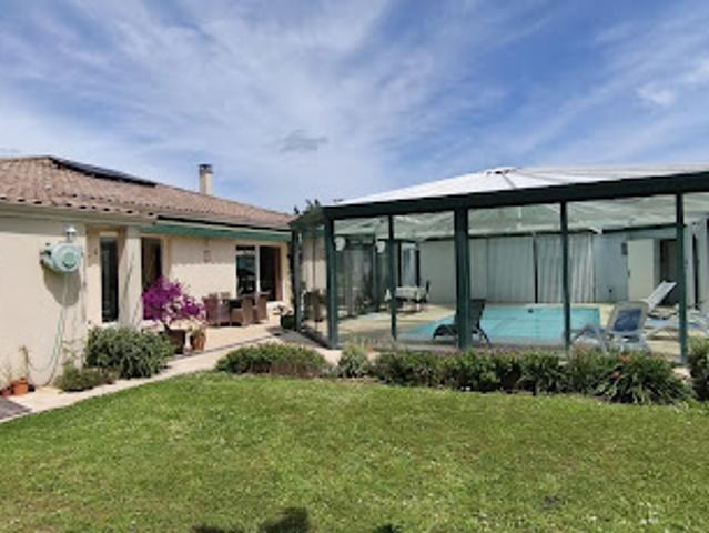 Vente Maison 7 pièces 226 m2 Chevanceaux