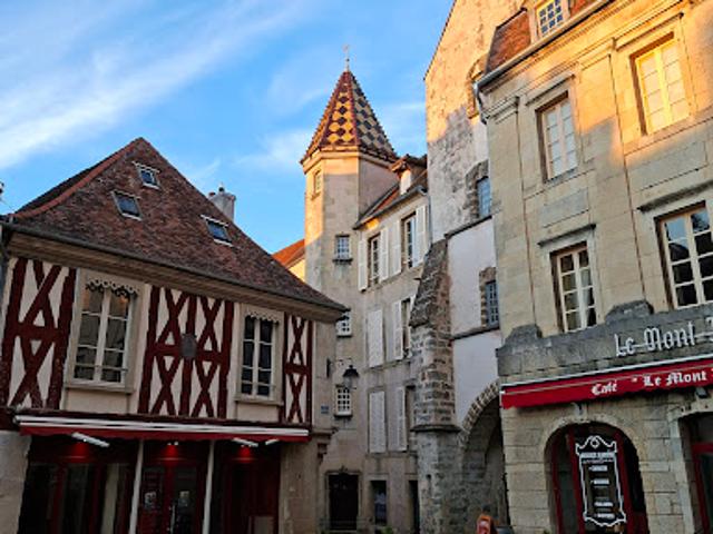 Vente Maison 7 pièces 226 m2 Semur en Auxois