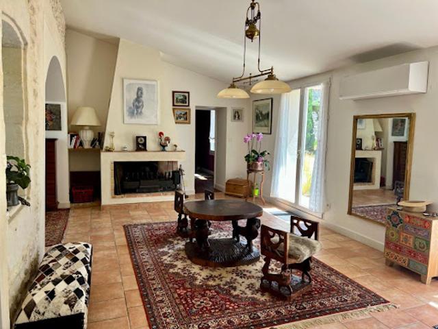 Vente Maison 7 pièces 226 m2 Semussac