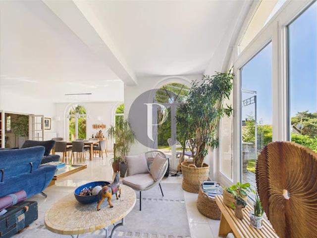 Vente Maison 7 pièces 226 m2 Verrieres le buisson