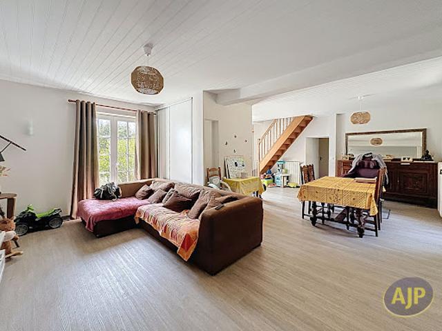 Vente Maison 7 pièces 226.32 m2 Apremont