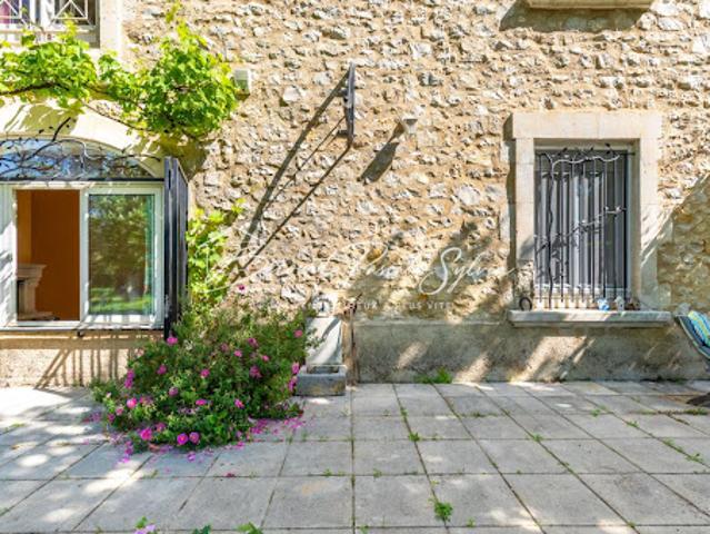 Vente Maison 7 pièces 227 m2 Montfavet