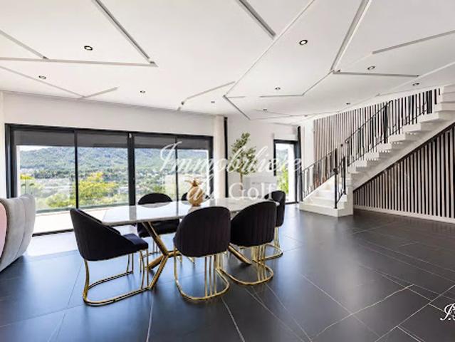 Vente Maison 7 pièces 228 m2 Marseille 11ème
