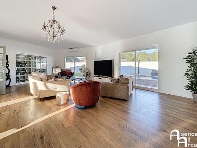 Vente Maison 7 pièces 228 m2 Izon