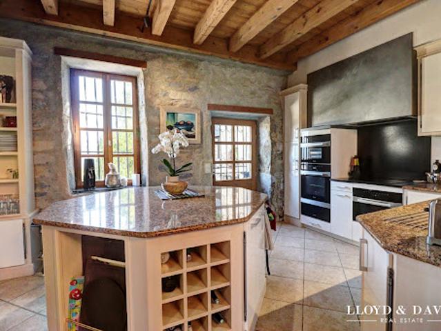 Vente Maison 7 pièces 228.22 m2 Barberaz