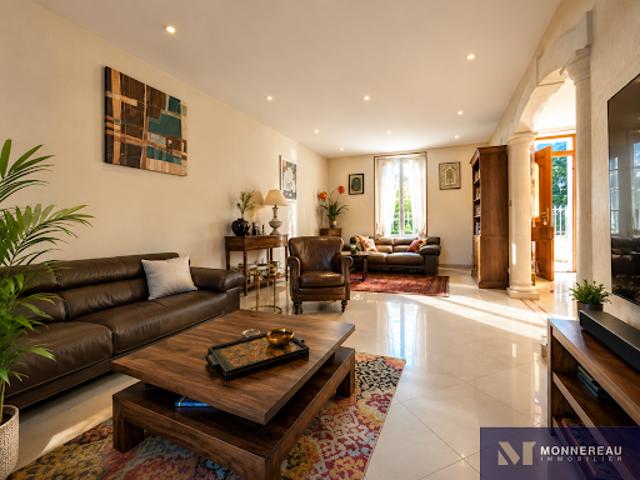 Vente Maison 7 pièces 220 m2 Barbezieux Saint Hilaire