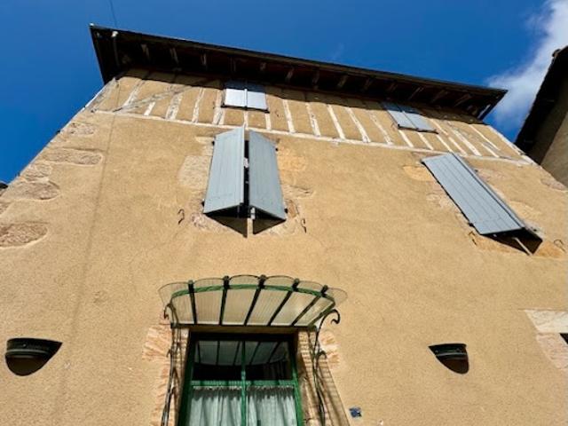 Vente Maison 7 pièces 220 m2 Figeac