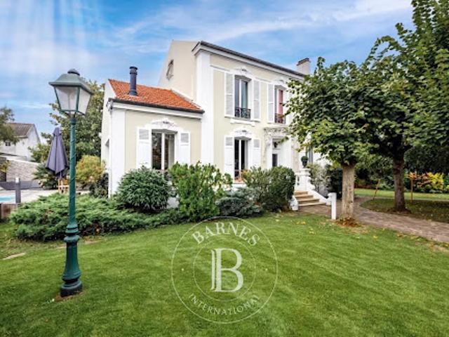 Vente Maison 7 pièces 220 m2 La Varenne Saint Hilaire