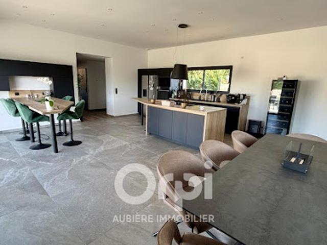 Vente Maison 7 pièces 220 m2 Lezoux