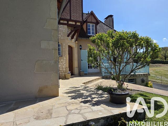 Vente Maison 7 pièces 220 m2 Saint Céré
