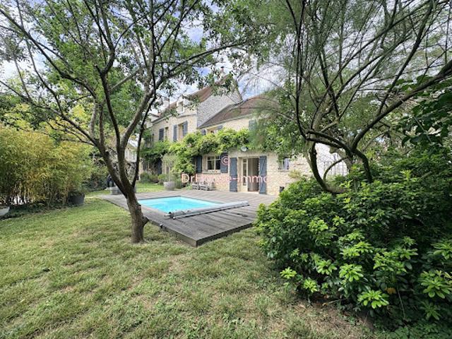 Vente Maison 7 pièces 222 m2 Montainville
