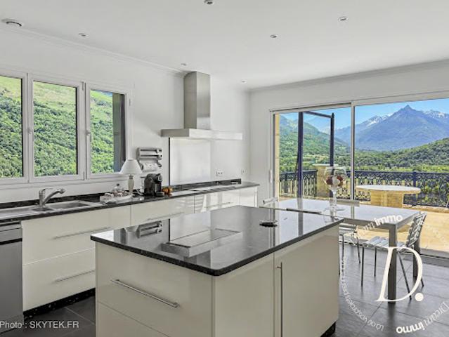 Vente Maison 7 pièces 222 m2 Argelès Gazost