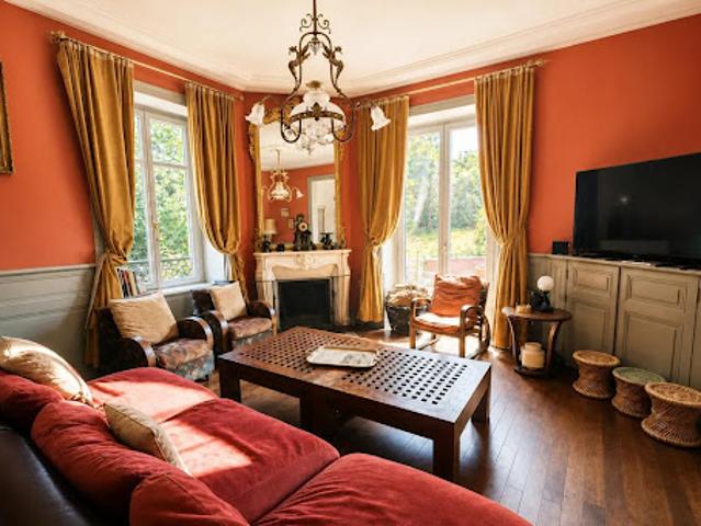 Vente Maison 7 pièces 222 m2 Flavignac