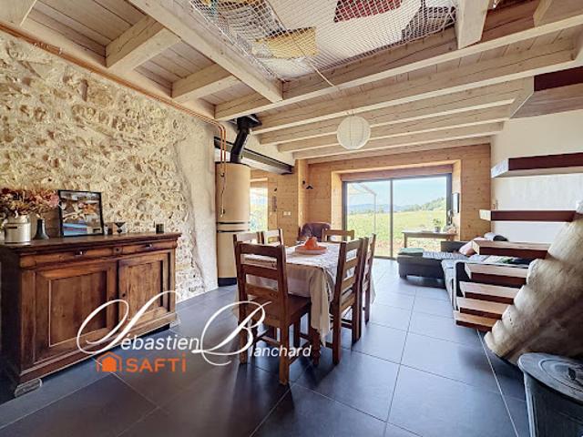 Vente Maison 7 pièces 223 m2 Charix