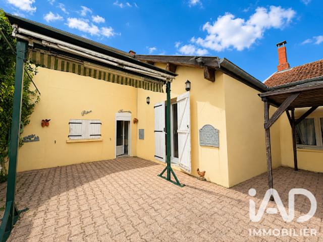 Vente Maison 7 pièces 223 m2 Etrepy