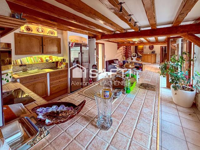 Vente Maison 7 pièces 223 m2 Esches