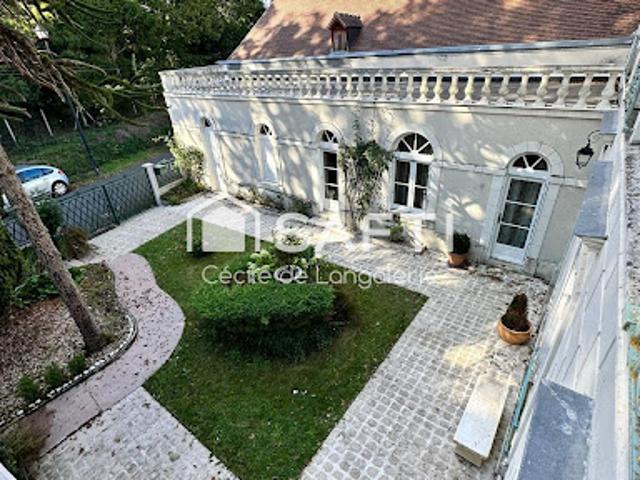 Vente Maison 7 pièces 234 m2 Azay le Ferron