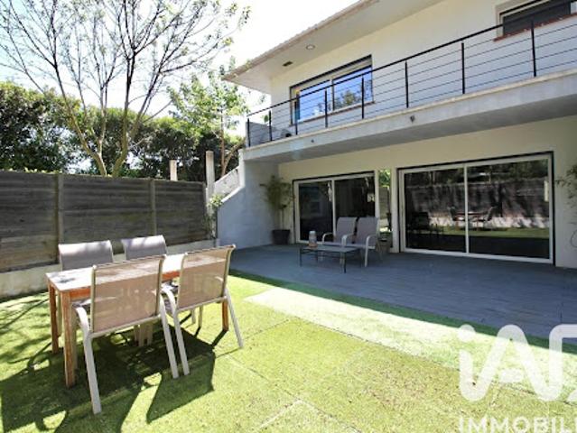 Vente Maison 7 pièces 235 m2 Marseille 12ème