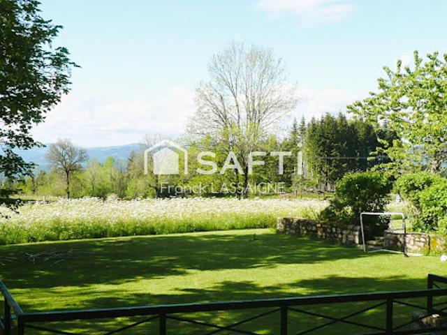 Vente Maison 7 pièces 237 m2 Grandval
