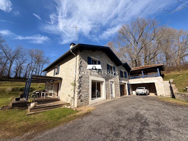 Vente Maison 7 pièces 238 m2 Mouguerre