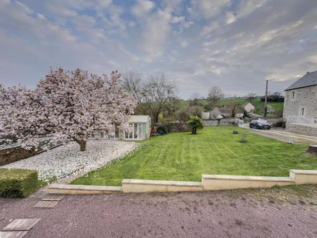 Vente Maison 7 pièces 239 m2 Montillières sur Orne