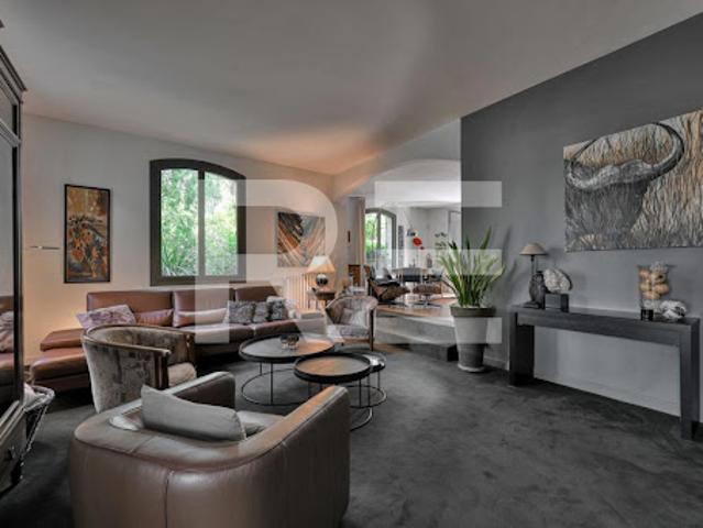 Vente Maison 7 pièces 230 m2 Nimes
