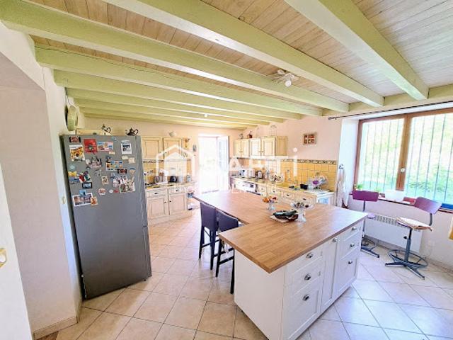 Vente Maison 7 pièces 230 m2 Ozillac