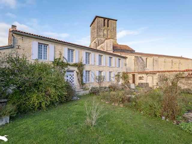 Vente Maison 7 pièces 230 m2 Matha