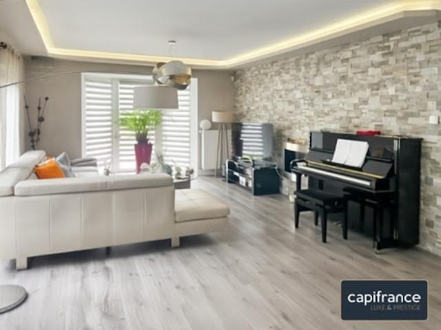 Vente Maison 7 pièces 230 m2 Crespin