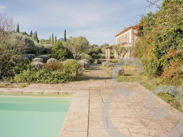 Vente Maison 7 pièces 230 m2 Eygalières