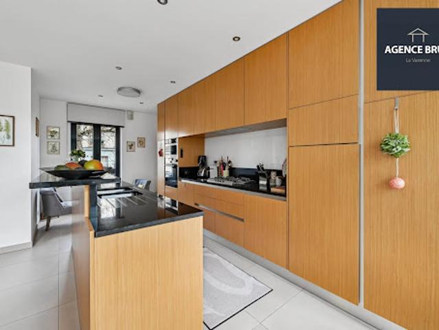 Vente Maison 7 pièces 230 m2 La Varenne Saint Hilaire
