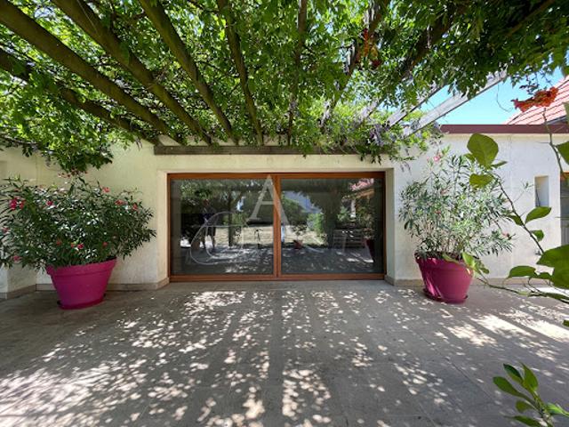 Vente Maison 7 pièces 230 m2 Lerrain