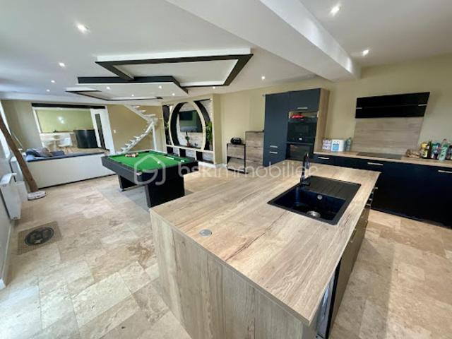 Vente Maison 7 pièces 230 m2 Perceneige