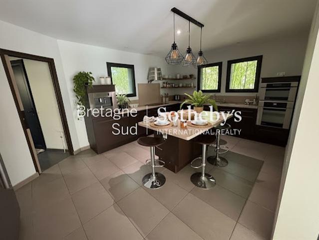 Vente Maison 7 pièces 230 m2 Saint Lyphard