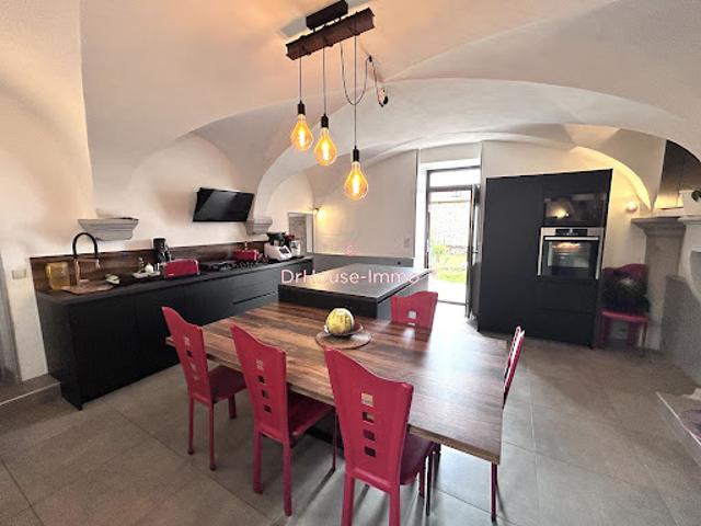 Vente Maison 7 pièces 230 m2 Sainte Paule