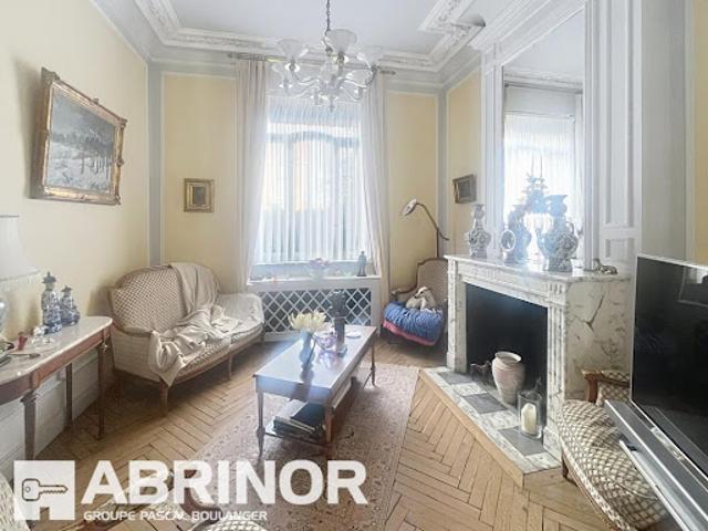 Vente Maison 7 pièces 230 m2 Templemars