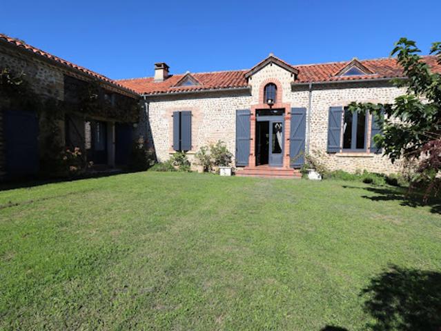 Vente Maison 7 pièces 230 m2 Villefranque