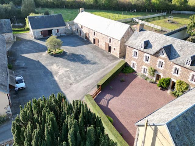 Vente Maison 7 pièces 230.66 m2 Cérences