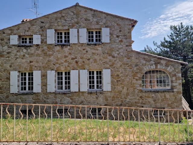 Vente Maison 7 pièces 231.5 m2 Dieulefit