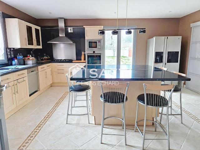 Vente Maison 7 pièces 232 m2 Magnanville