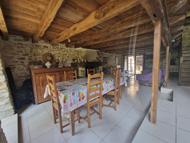Vente Maison 7 pièces 232 m2 Lubersac