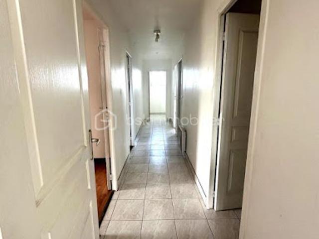 Vente Maison 7 pièces 232 m2 Saint Laurent en Gâtines